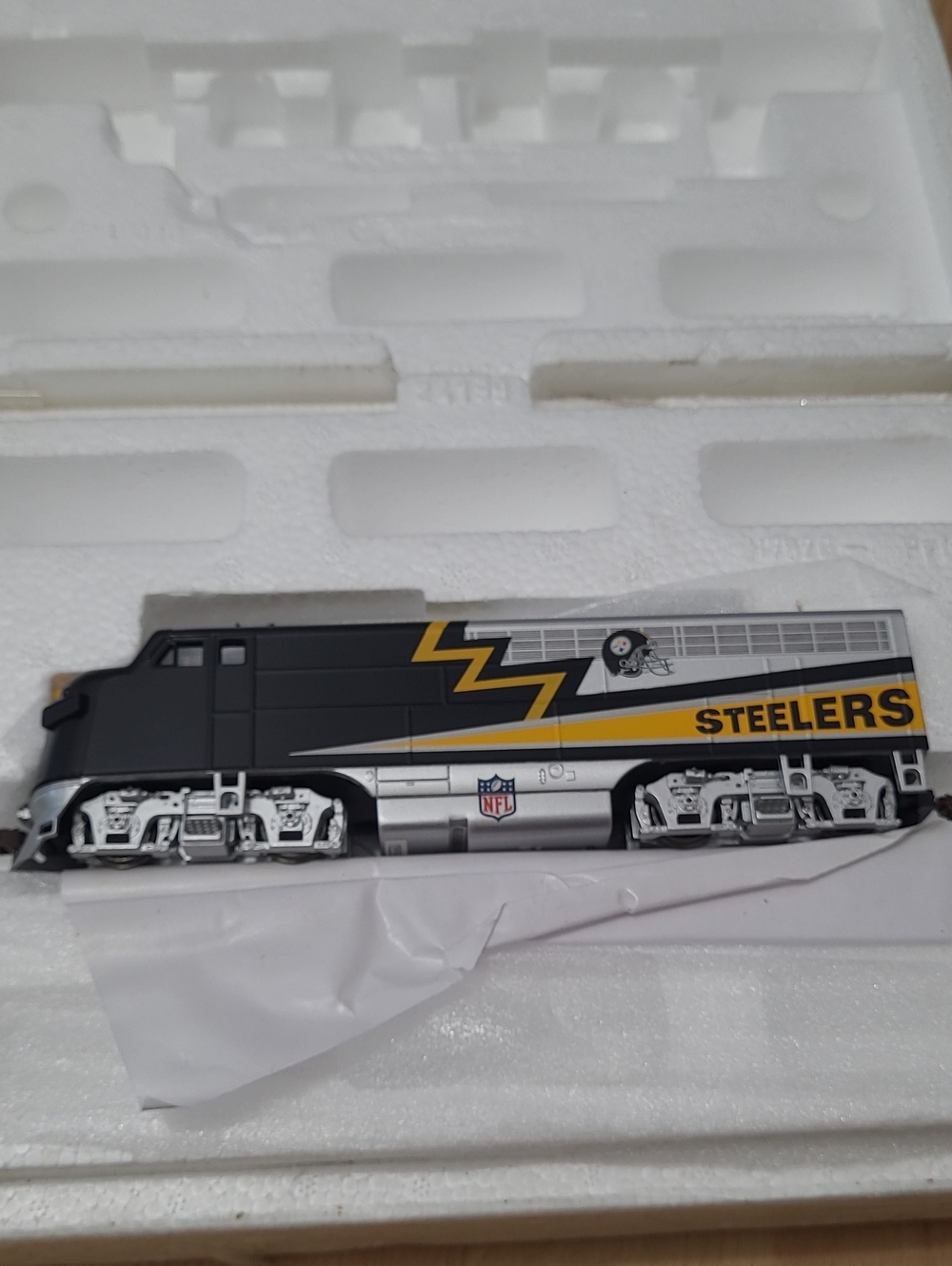 Pittsburgh Steelers NFL Team Locomotive Toy Train